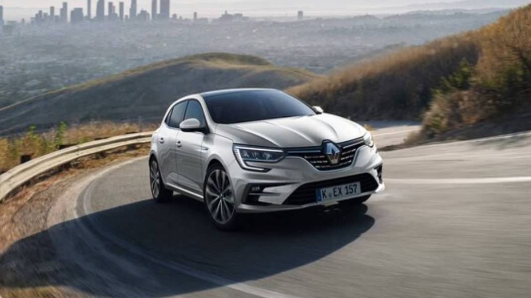 Renault Megane almak isteyenler için yılın son indirimli fiyat listesi! Sıfır araç alacaklar bu fiyatlara bakmadan araba almayın 6
